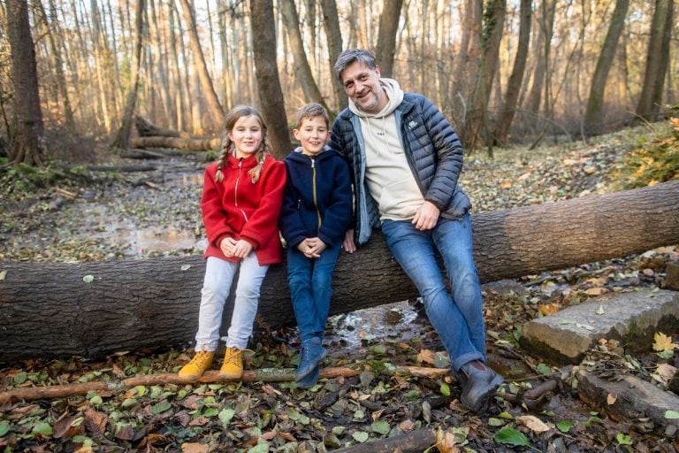 Kinderfotograf Frankfurt - Familie im Wald