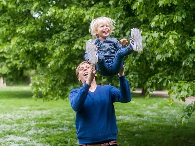 Kinderfotograf Frankfurt - Vater mit Kind